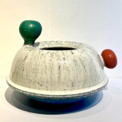 旋钮延伸<br> Nob Knob Extension I<br> 29x26x20cm<br> High Fired Ceramics<br> 2023