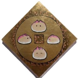 錢錢來 <br> Gold Coin<br> 20x20cm(2) <br> 紙本設色、金屬箔Colour On Paper & Metallic Foil <br> 2025
