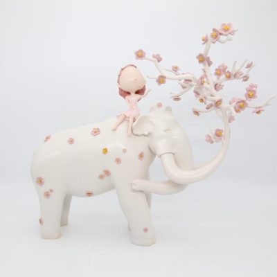 花雨(粉)<br> The Rain Of Flowers<br> 32x58x50cm<br> PU & Fiberglass <br> Edition 500 <br> 2018 花雨(粉)<br> The Rain Of Flowers<br> 32x58x50cm<br> PU & Fiberglass <br> Edition 500 <br> 2018